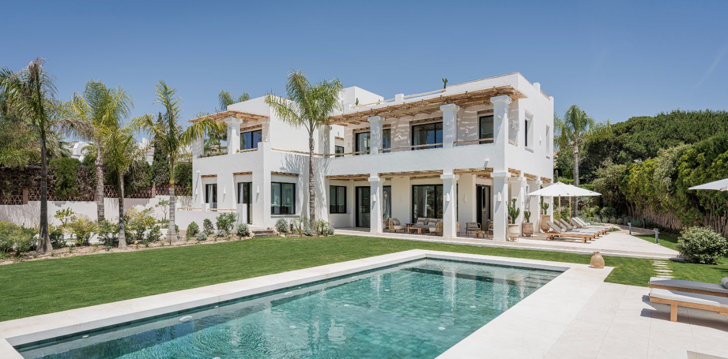 Bahía Marbella: a Mediterranean family home designed for gathering