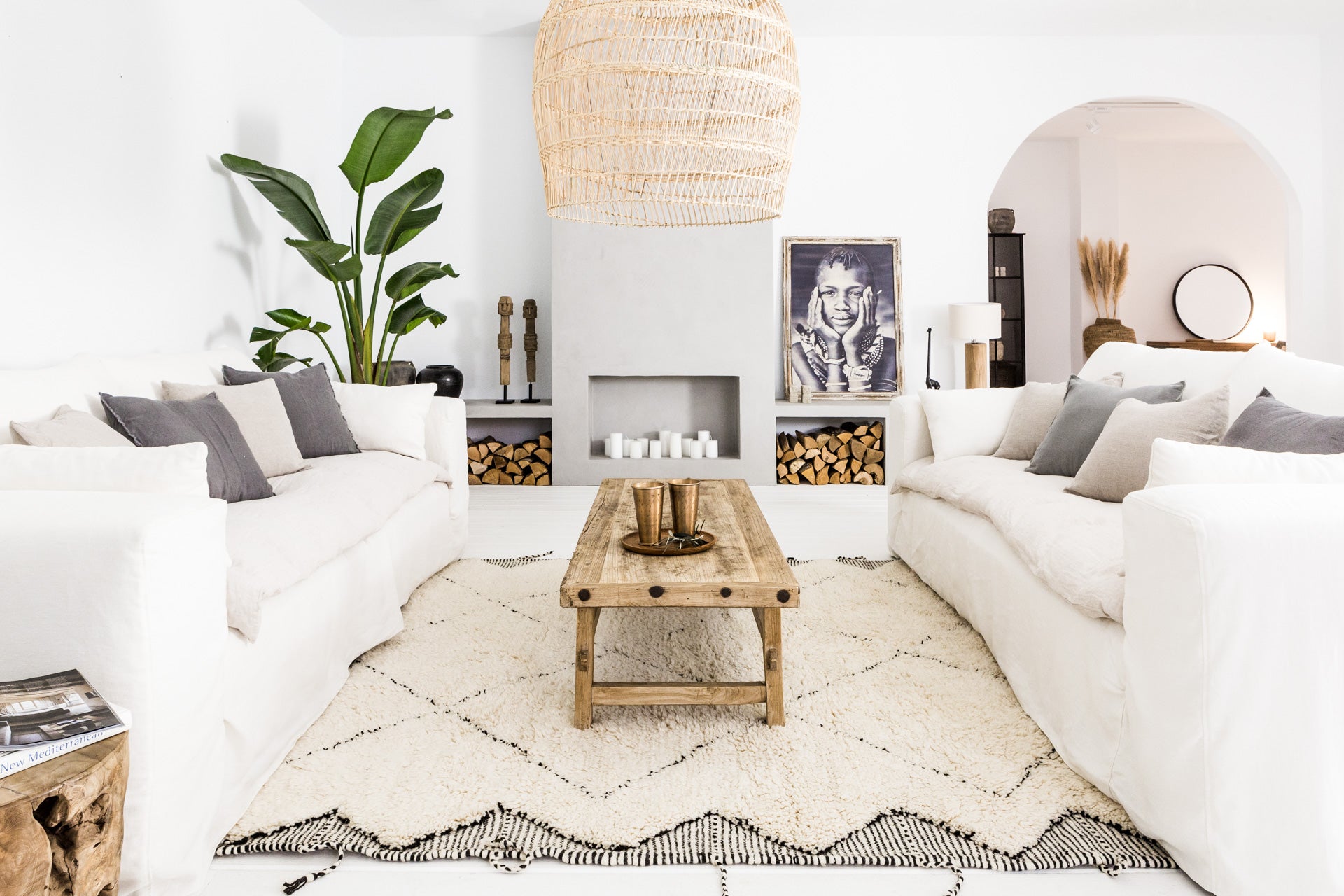 How To Decorate Your Fireplace For The Winter