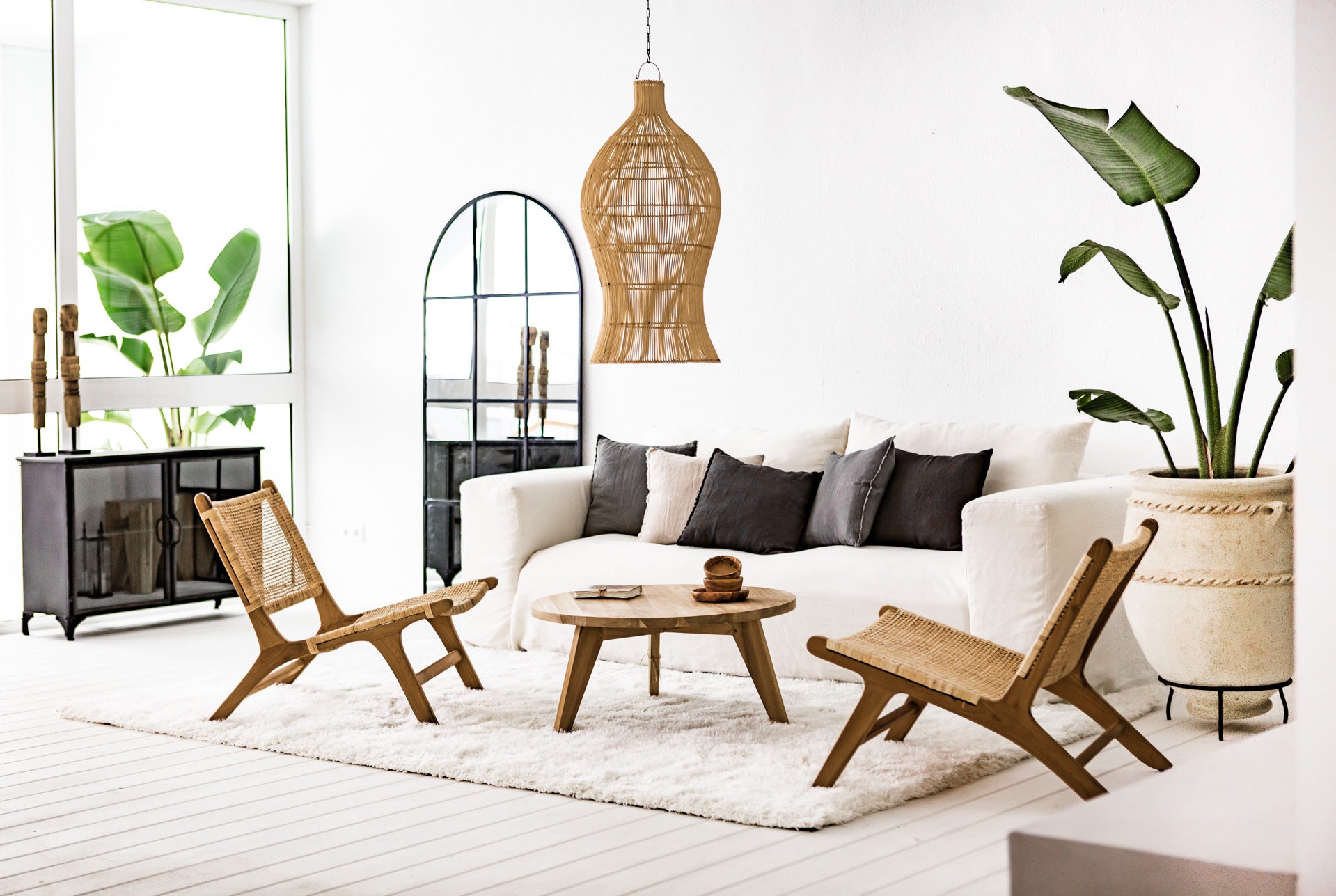 Try These Tricks To Make Your Room Look Bigger