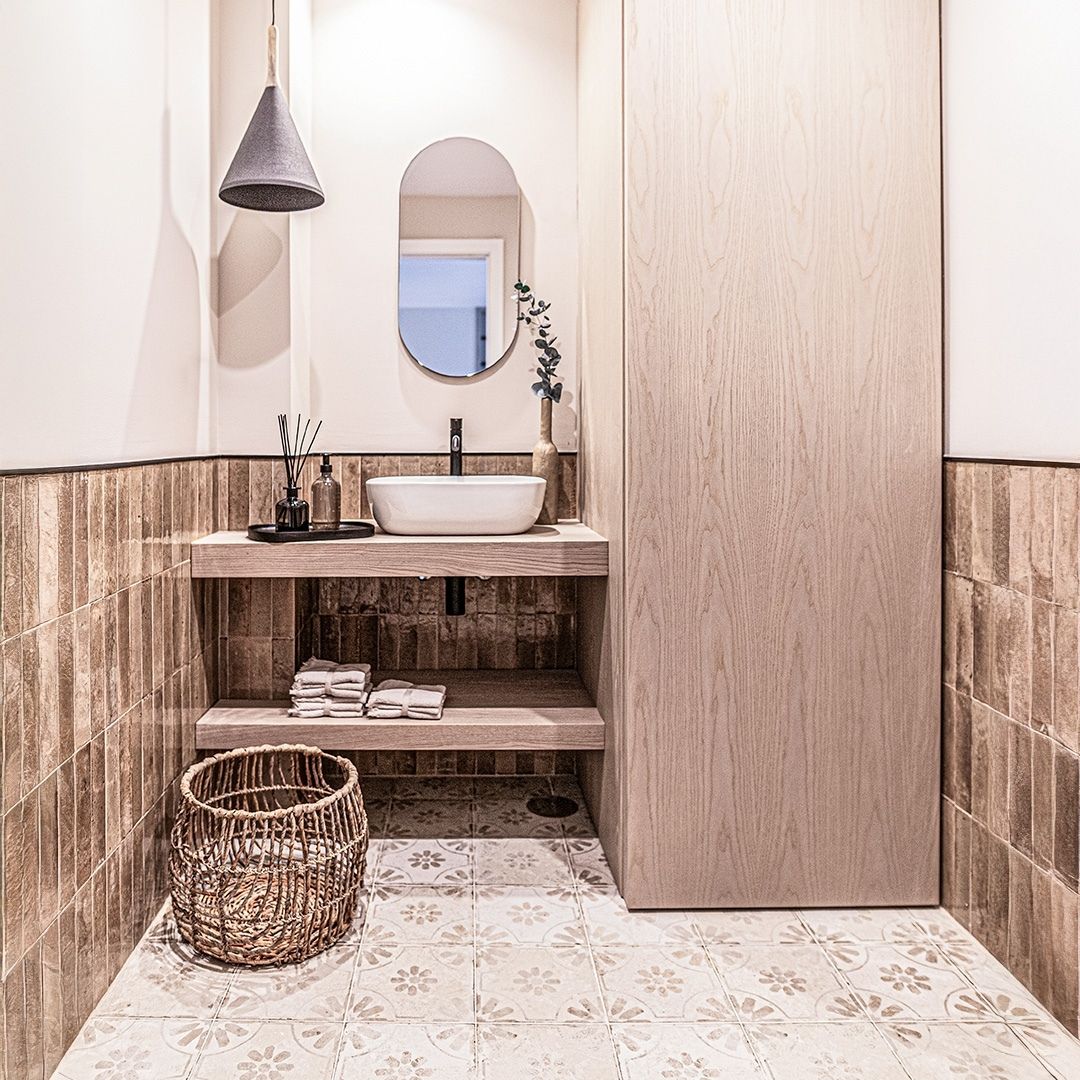 Lámpara Colgante Triangular | Negra 25x42 cm