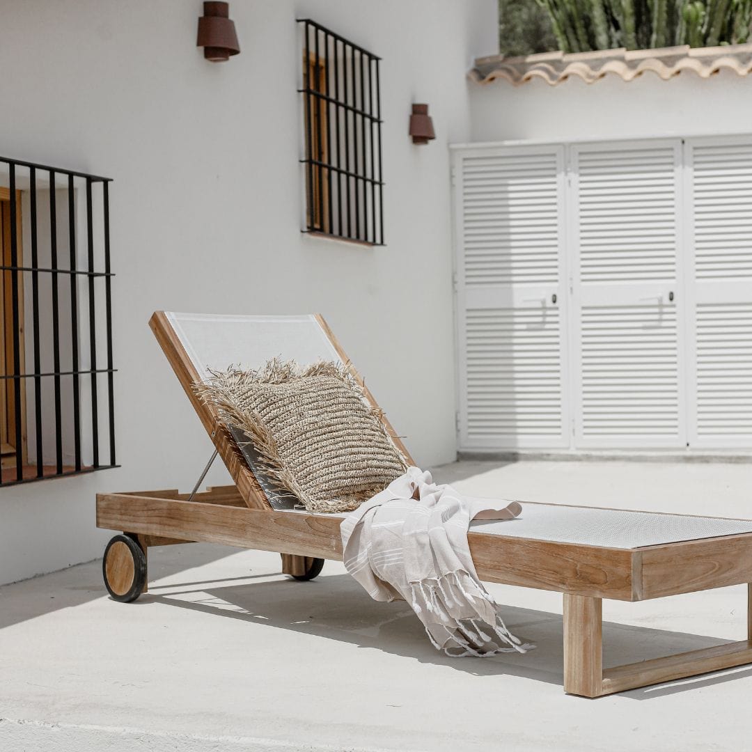 オーシャンアート縦30㎝横45㎝ターコイズブルー　パラオ産サンゴ砂　壁掛け金具付 Capri Sunbed | Zoco Home – Zoco Home