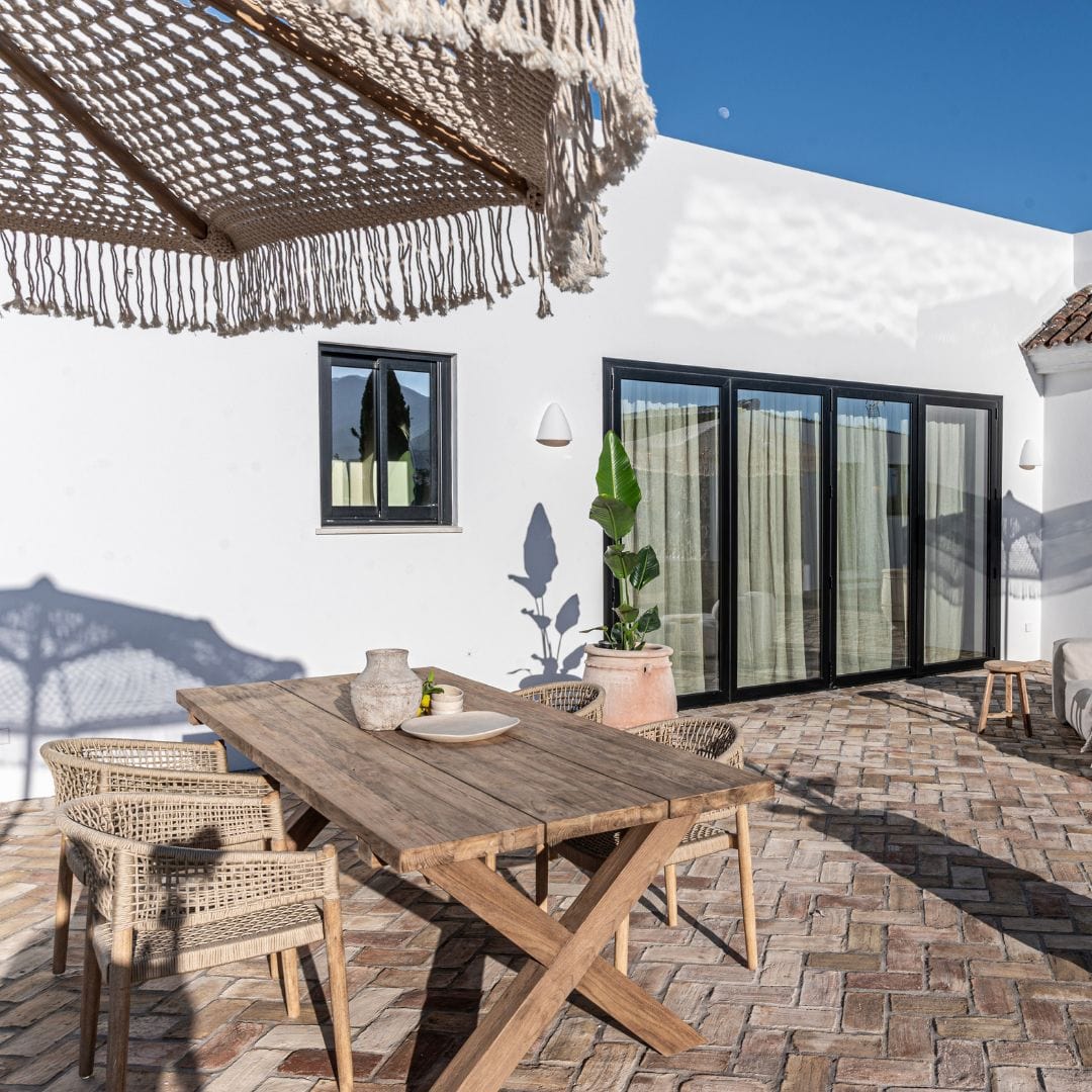 Zoco Home Decor/Kitchen Resin Asymmetrical Plate | Sand | 36cm