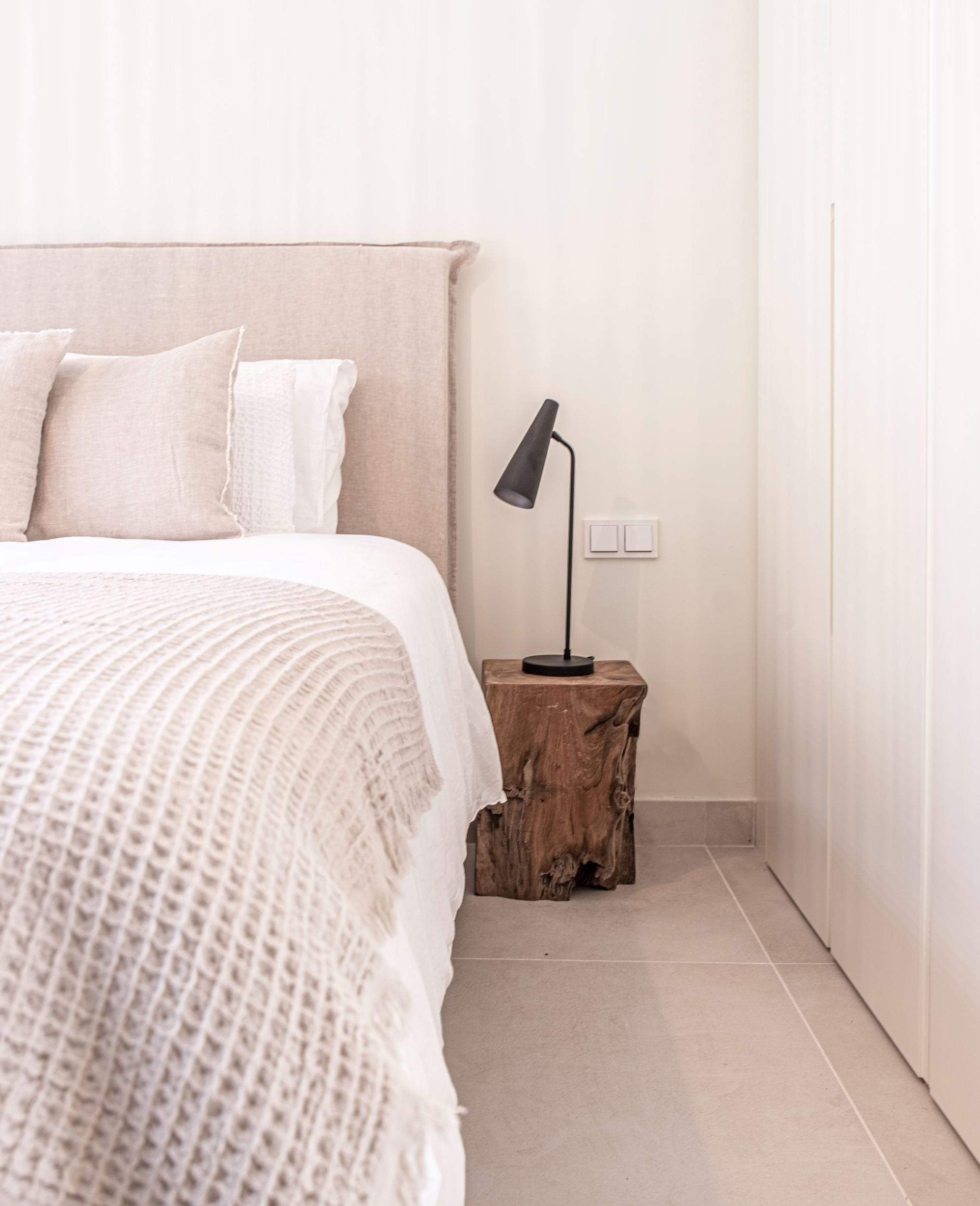 Zoco Home Lighting Precise Table Lamp | Matte Black