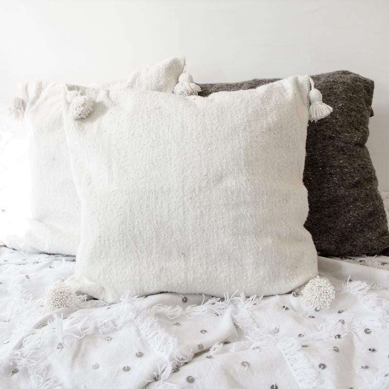 White PomPom cushion cover, 45x45cm - Zoco Home