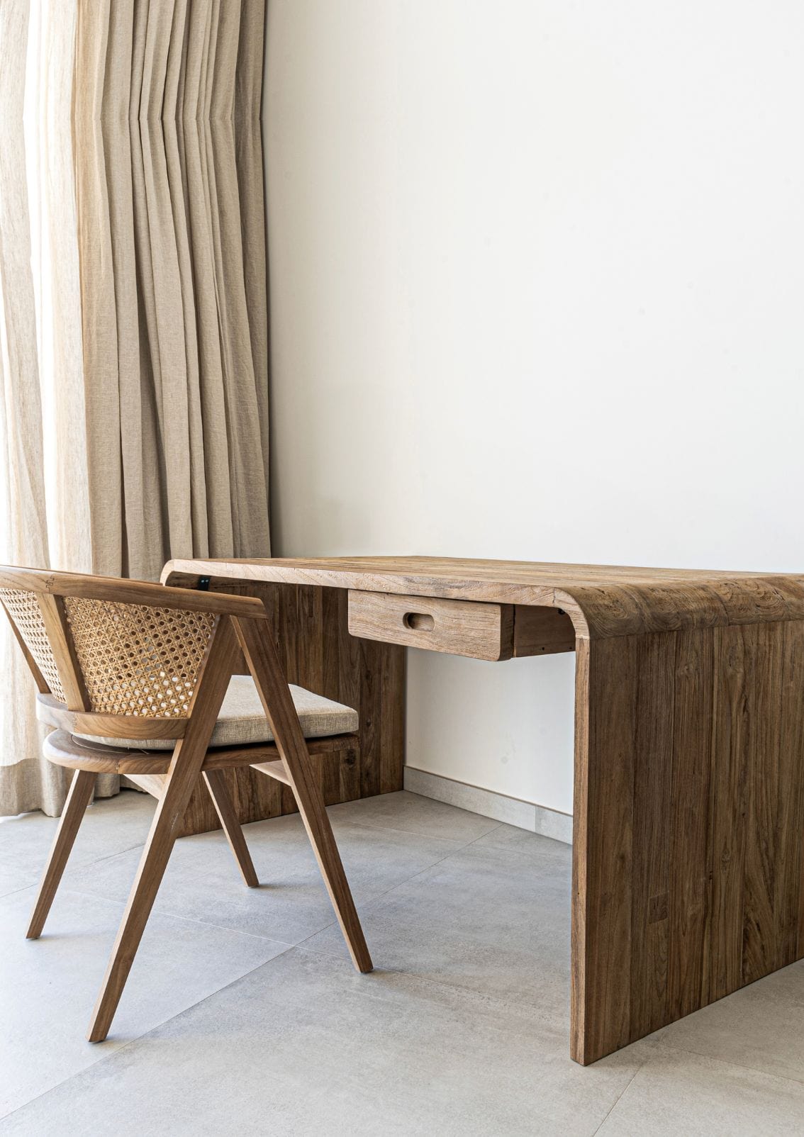 HOME OFFICE | Desks, Chairs, Shelves and Cabinets for the HOME OFFICE | Desks, Chairs, Shelves and Cabinets for the