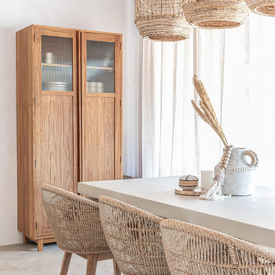Zoco Home – Arye-Schrank | Teakholz & Monoglas-Türen
