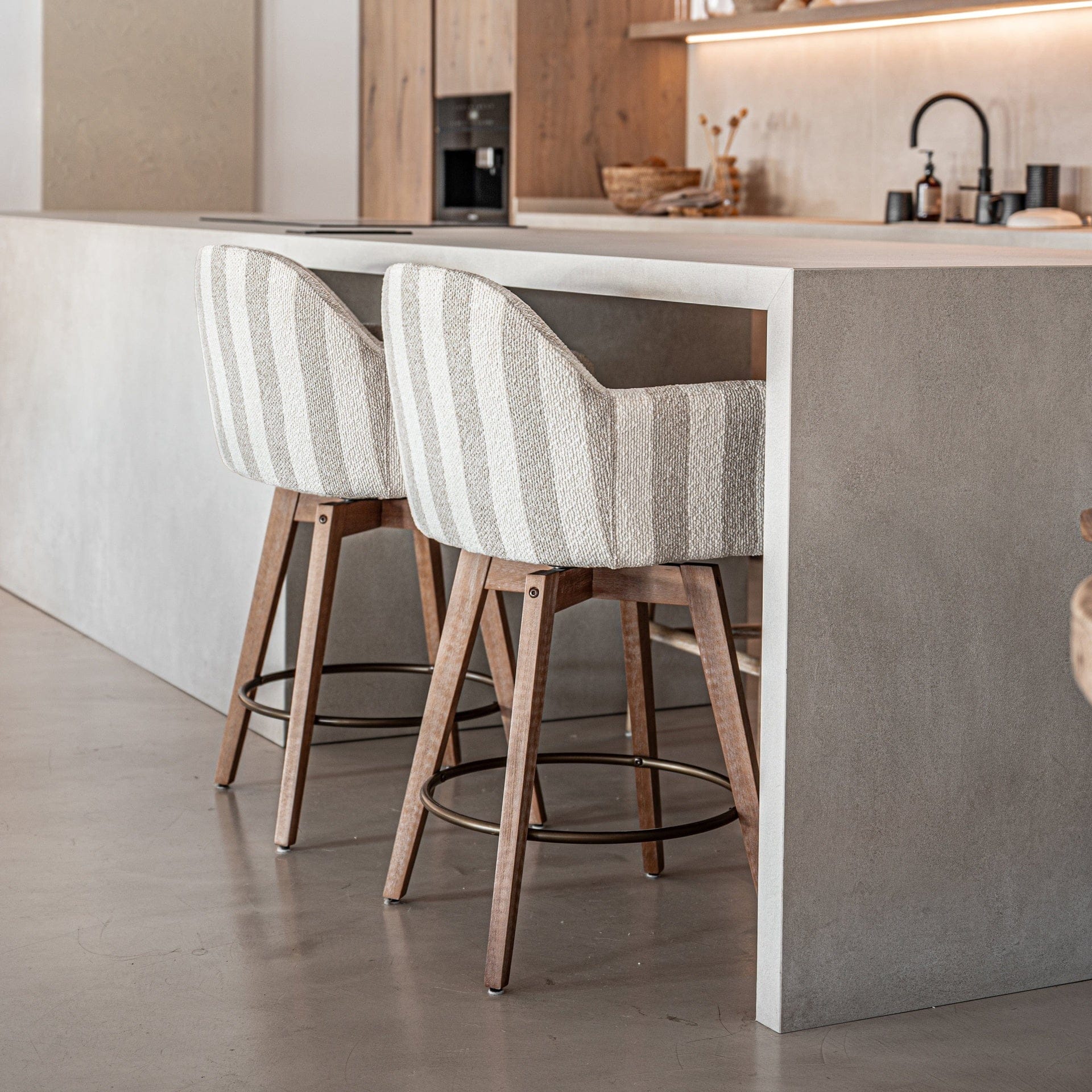 Zoco Home Furniture/Chair/Bar Stool Elira Bar Stool Stripes | 60.5x55.5x95cm