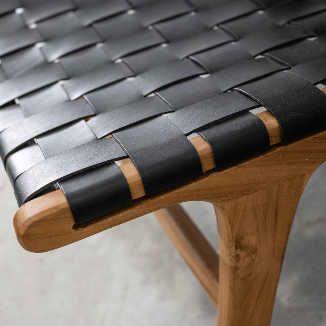 Zoco Home Furniture/Chair/Lounge Leather Belt Lounge Chair | Black