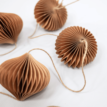 Zoco Home Decor/Christmas Natural Paper Garland