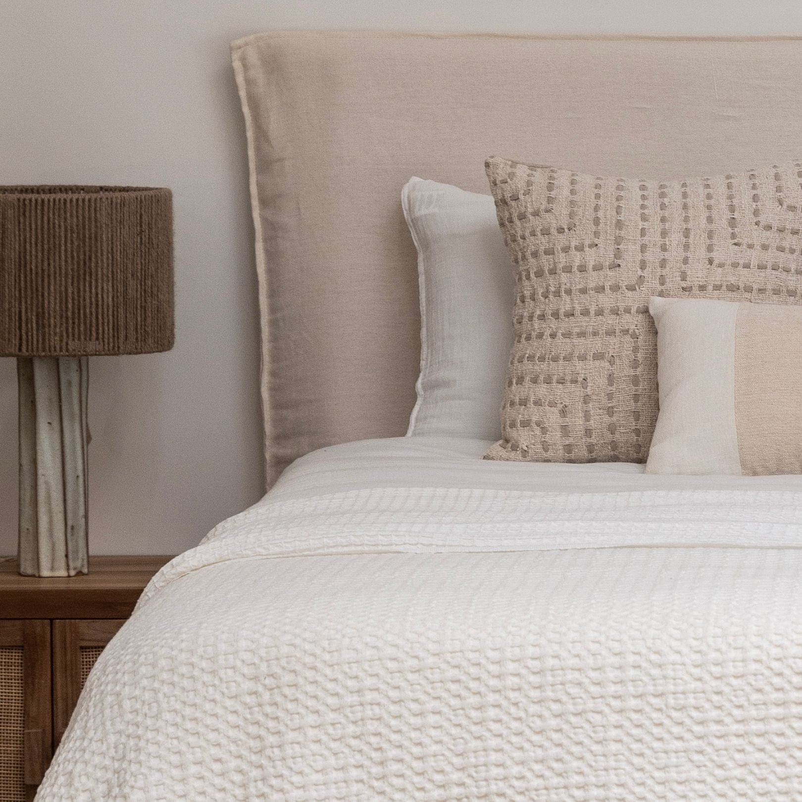 Zoco Home Decor/Lighting Nilo Table Lamp