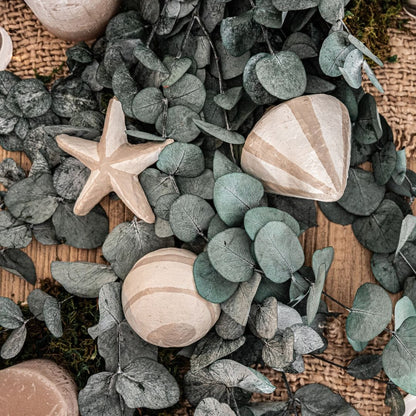 Zoco Home Decor/Christmas Paper Mache Christmas Ornament Set