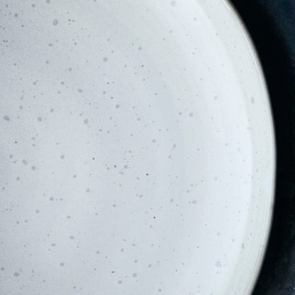 Zoco Home Pion Stoneware Plate | White/Grey 21.5x3cm