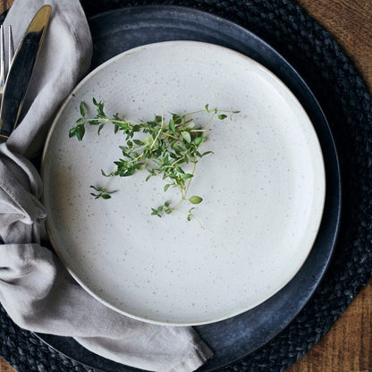 Zoco Home Pion Stoneware Plate | White/Grey 21.5x3cm