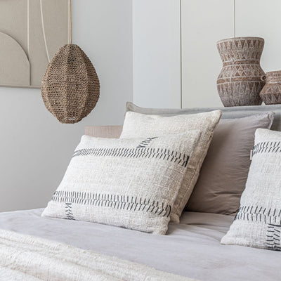Zoco Home : Funda de cojín de algodón Soraya con costuras | Blanco roto | 40 x 60 cm