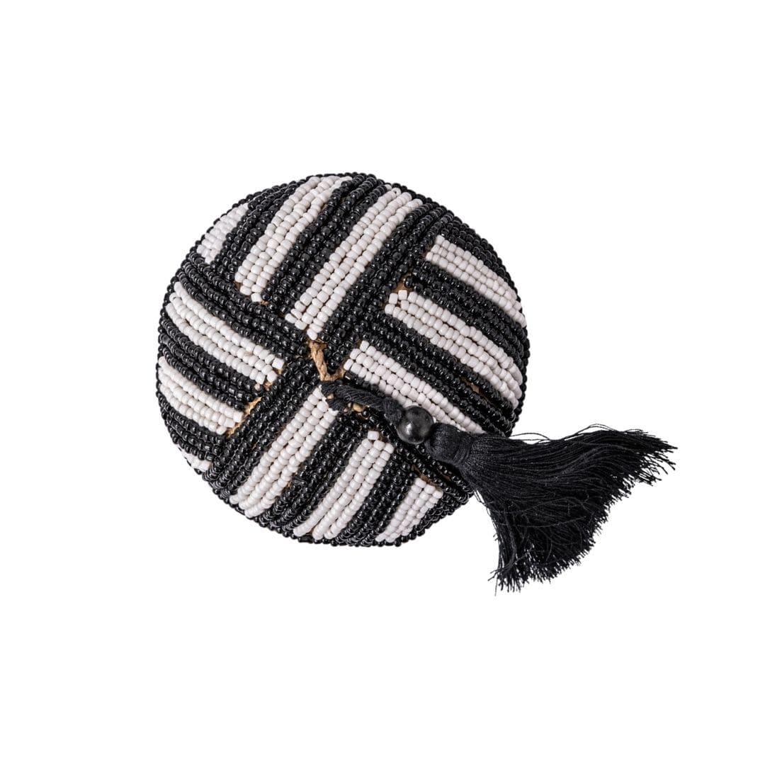 Zoco Home Suri-Schmuck Perlenkorb | Schwarz-Weiß mit Quaste
