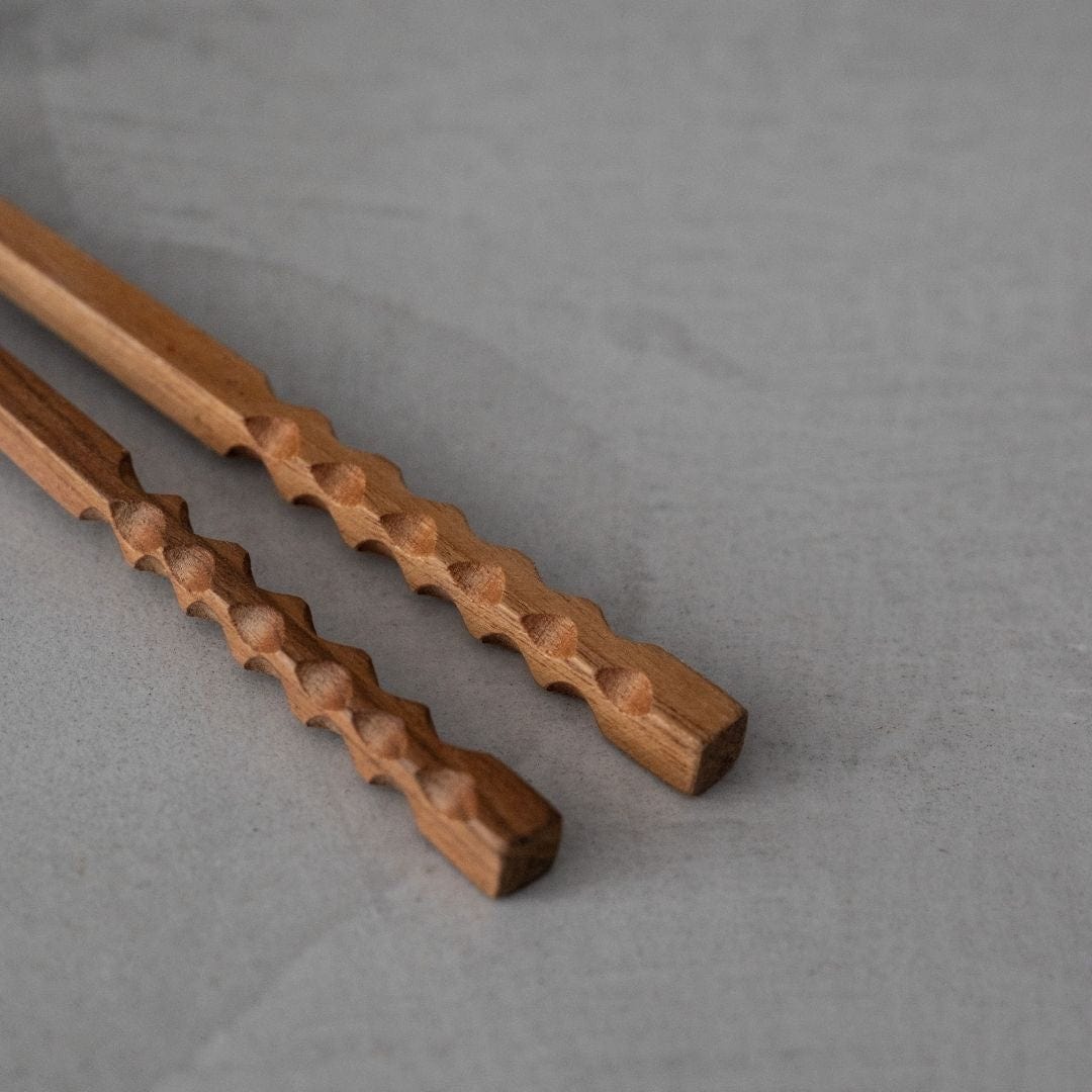 Zoco Home Decor/Kitchen Teak Chopsticks & Hashioki Set | Natural