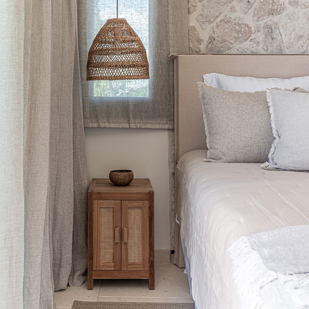 Zoco Home – Nachttisch aus Teakholz und Rattan