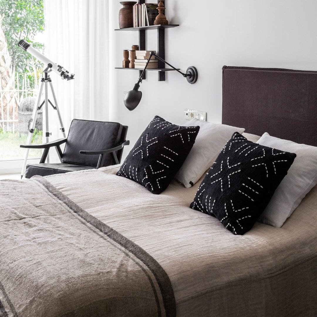 Zoco Home Decor/Textile Tizza Linen Bedspread | Black 135x190cm