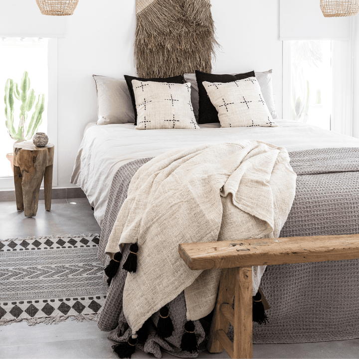 Zoco Home Bali Cotton Throw | Black Tassel | White 220x140cm