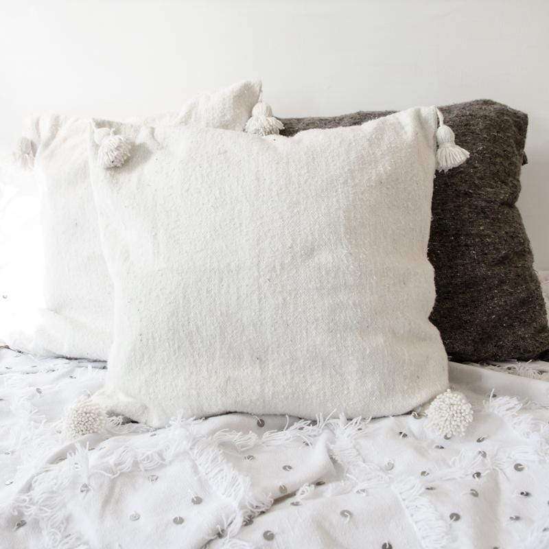 White PomPom cushion cover, 45x45cm - Zoco Home 